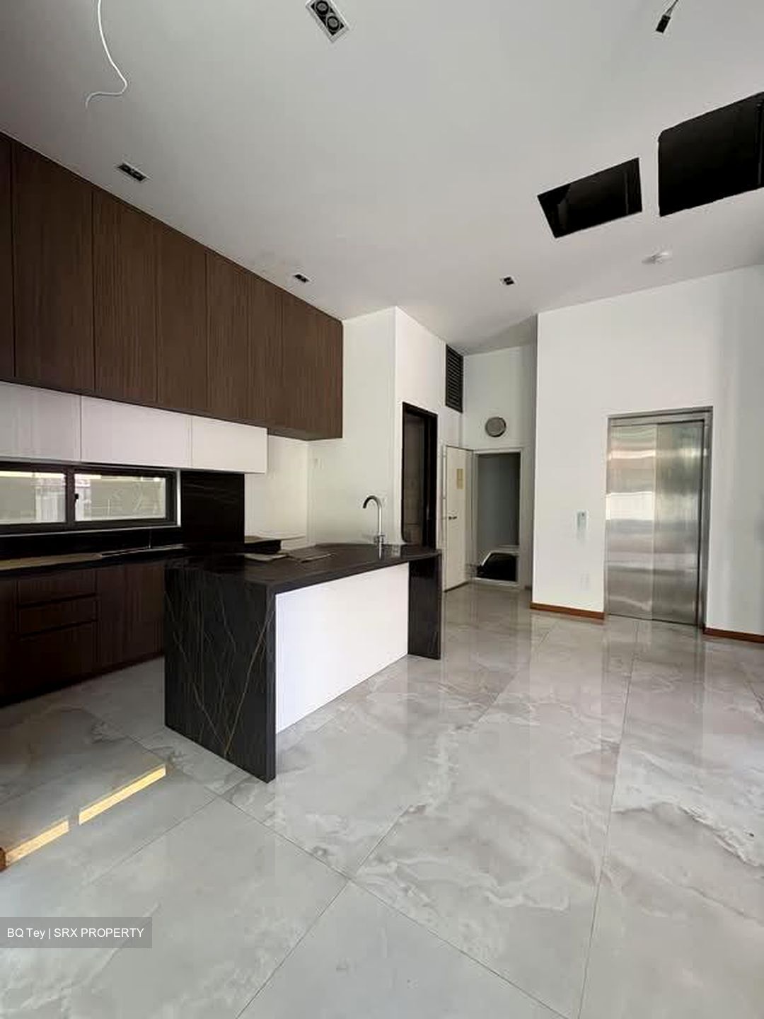 East Coast Avenue (D15), Terrace #547133891